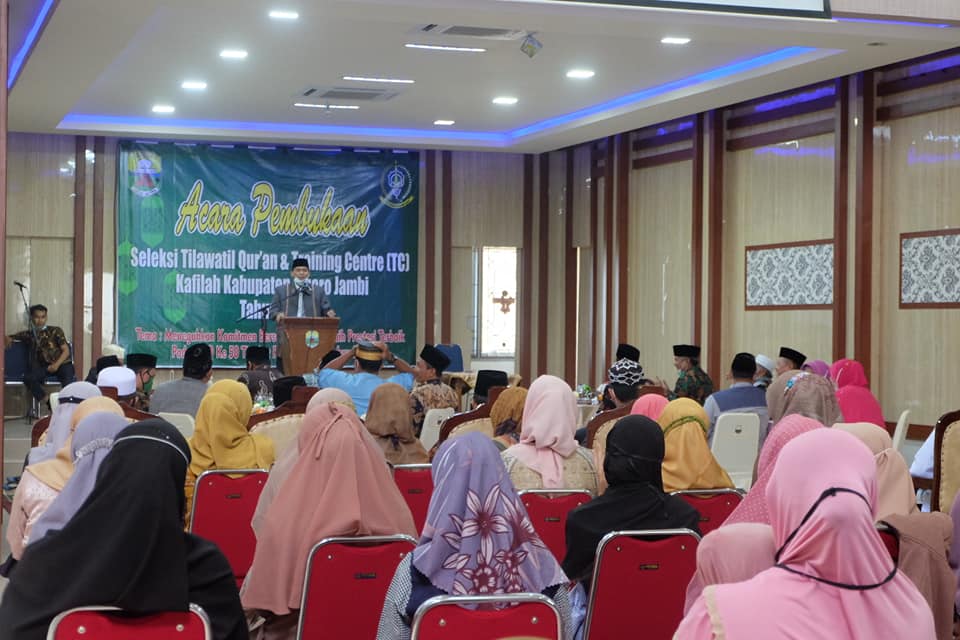 Sekda Kabupaten Muaro Jambi membuka acara Secara Resmi Pembukaan Seleksi Tilawatil Quran dan Training Centre (TC) Kafilah Kabupaten Muaro Jambi tahun