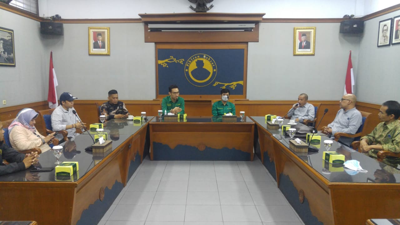 Ketua Umum DPP KAMSRI Bersilaturahmi ke Kantor Media Pikiran Rakyat