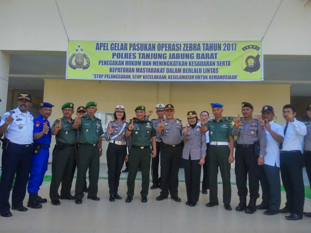 Polres Tanjabbar Apel Gelar Pasukan Operasi Zebra 2017 Di SMA Neneri 1 Kuala Tungkal