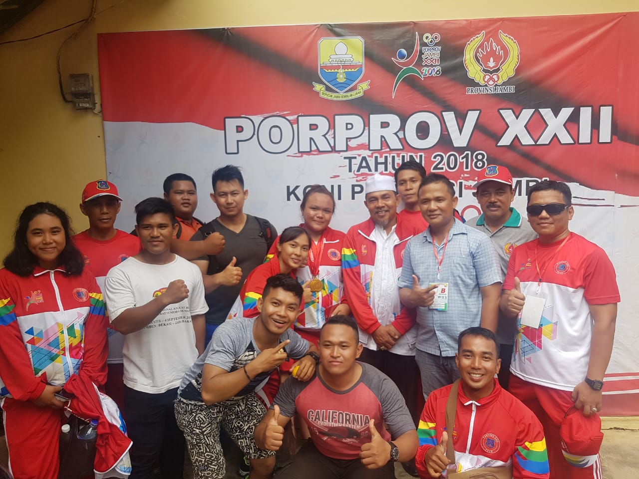 Atlet Angkat Besi Jihan Syafitri Sumbang 3 Mendali Emas di Porprov Jambi 2018