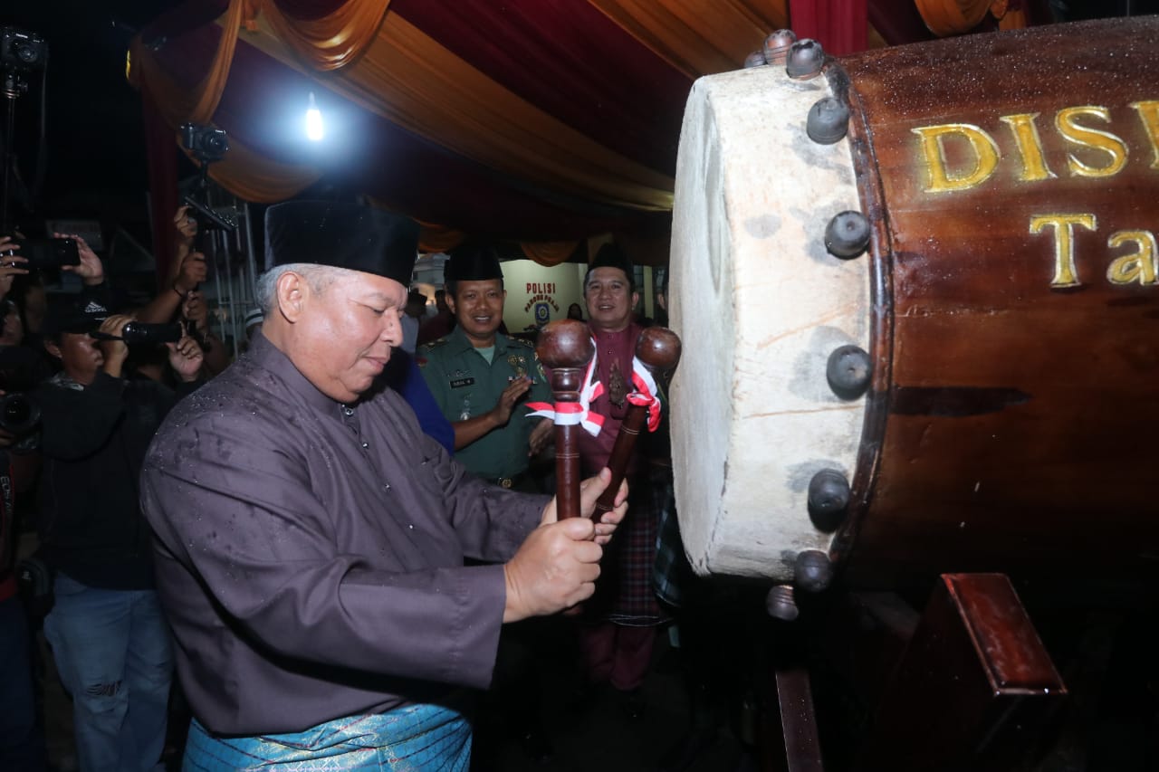 Bupati Safrial Lepas Festival Arakan Sahur Ramadhan 1440 H