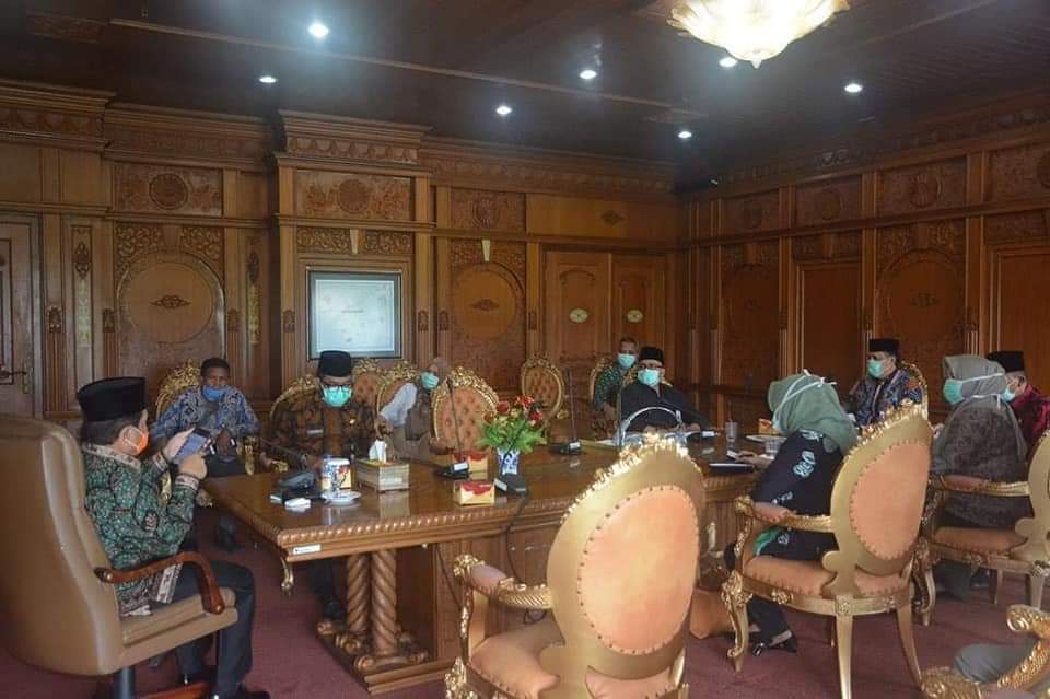 Gubernur Jambi Pimpin Rapat Penanganan Covid-19: Jangan Sampai Masyarakat Susah