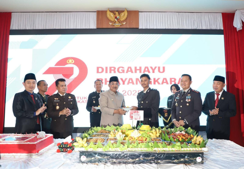 Bupati Anwar Sadat Hadiri Syukuran HUT Bhayangkara ke-79 di Polres Tanjabbar