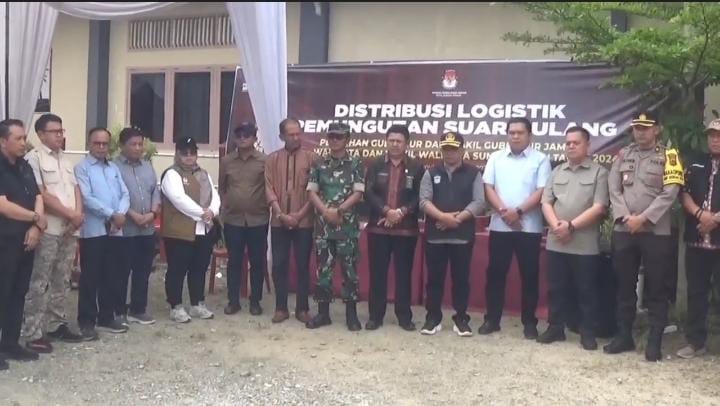 Menjelang Pelaksanaan PSU, KPU Kota Sungai Penuh Distribusikan Logistik di 3 Kecamatan