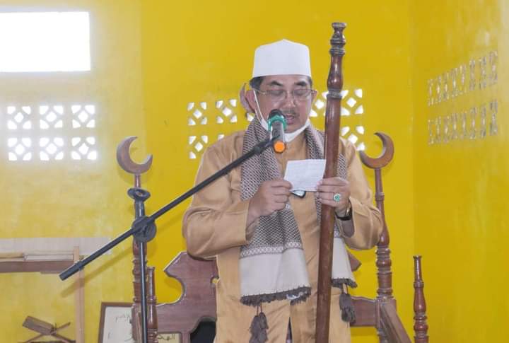 Bupati UAS Laksanakan Safari Jumat di Masjid Sabilal Muhtadin Desa Semau