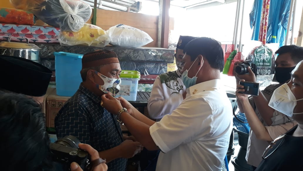 Blusukan Ala  Syafril Nursal Sambil Bagi Masker Di Pasar Tebing Tinggi 