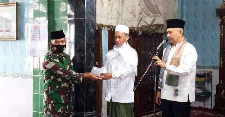 Bupati Adirozal Salurkan Bantuan Untuk Korban Kebakaran Di Masjid Pugu Semurup