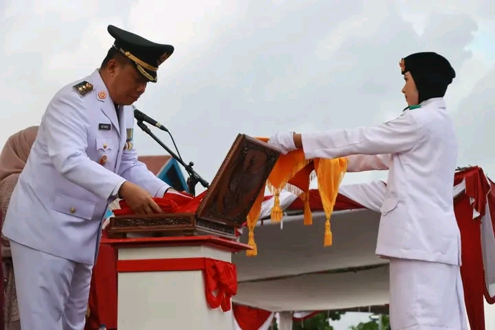Pemkab Tanjab Barat Gelar Upacara Penurunan Bendera HUT ke-80 RI