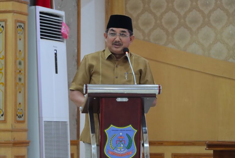 Bupati Anwar Sadat berharap pemungutan suara yang akan dilaksanakan di Kabupaten Tanjung Jabung Barat harus bermartabat