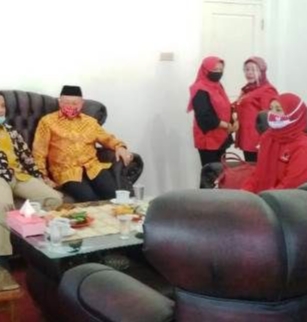 Diundang Nobar, Ratu Munawaroh Jadi Calon Kuat Penerima Dukungan PDIP