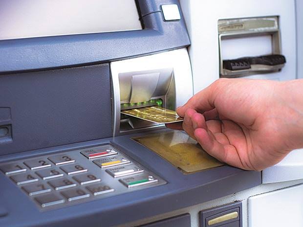 Mulai 1 Juni, Tarik Tunai di ATM Tak lagi Gratis