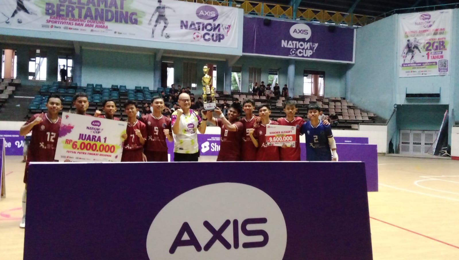 Membanggakan! Tim Futsal SMA Negeri 1 Tanjung Jabung Barat Juarai Piala Axis National Cup 2024