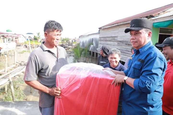 Tinjau Lokasi Kebakaran Kampung Nelayan, Wabup Katamso Langsung Salurkan Bantuan
