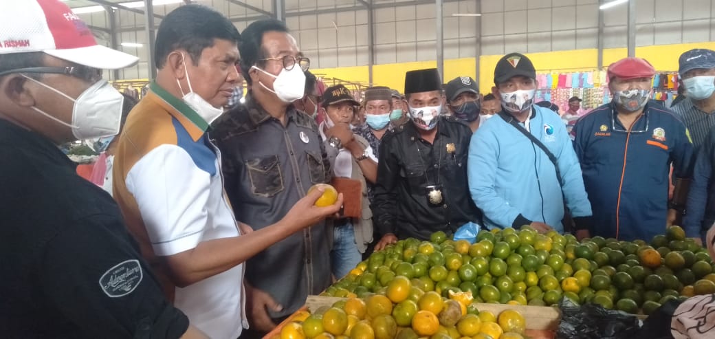 Cawagub Syafril Nursal Blusukan ke Pasar Baru Siulak, Pedagang Nyatakan Dukung Fu-Sn