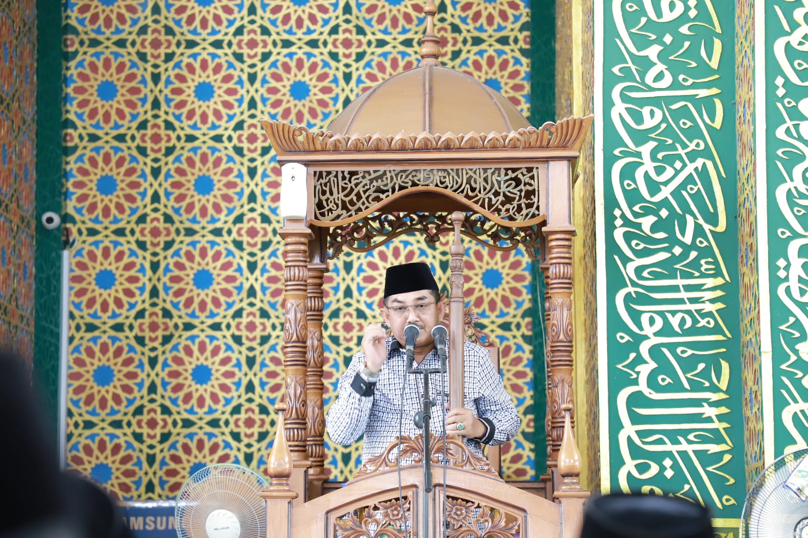 Bupati Anwar Sadat Isi Khotbah Jumat Di Masjid Agung Ulul Azmi Riau
