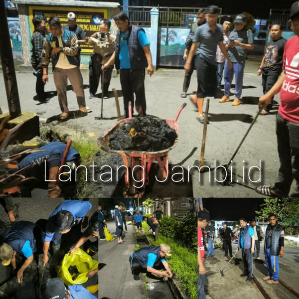 Ciptakan Kota Sehat dan Bebas Banjir, Bupati Anwar Pimpinan Langsung Pembersihan Drainase 